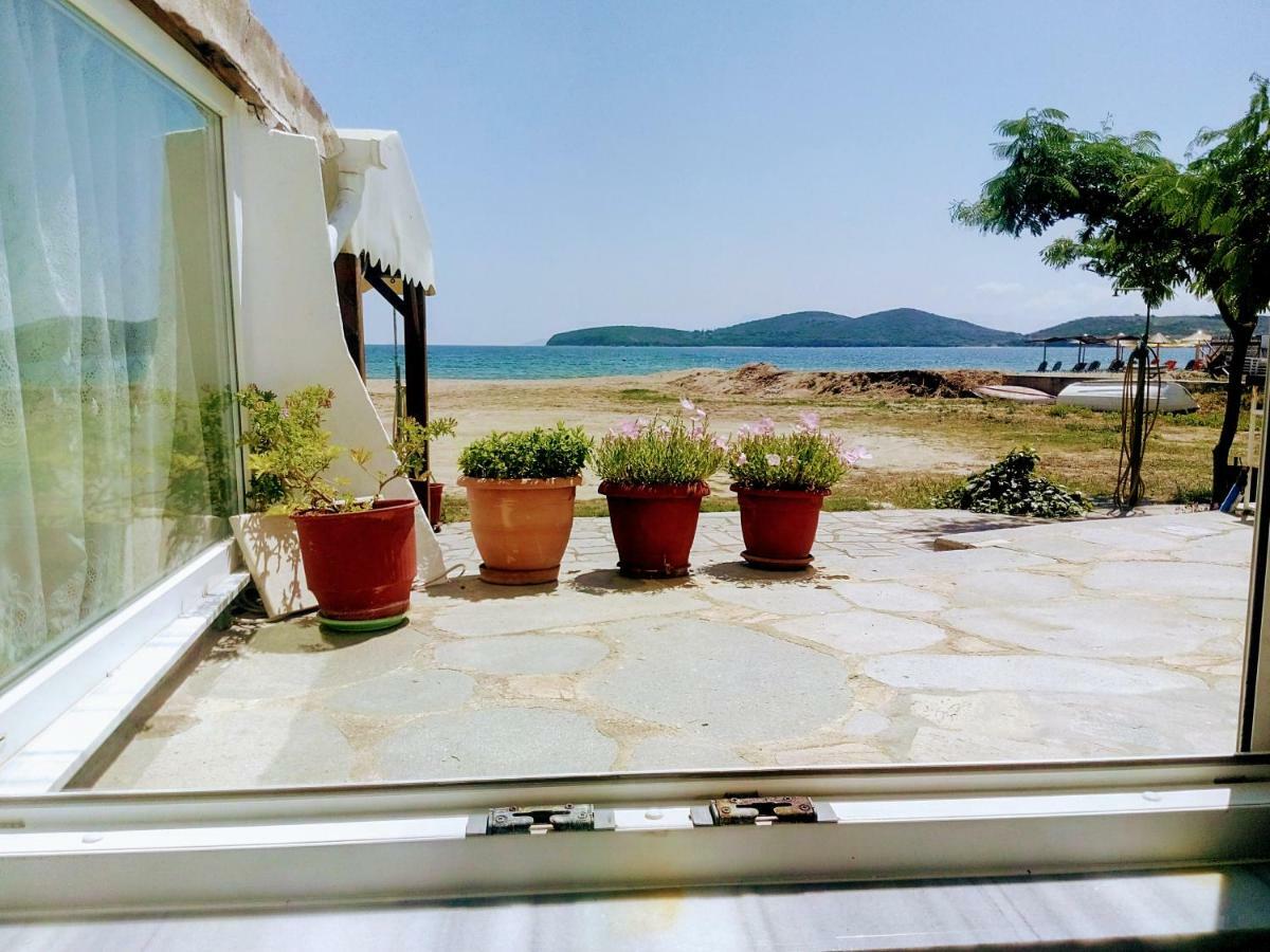 Retro Beach House Néa Péramos 外观 照片