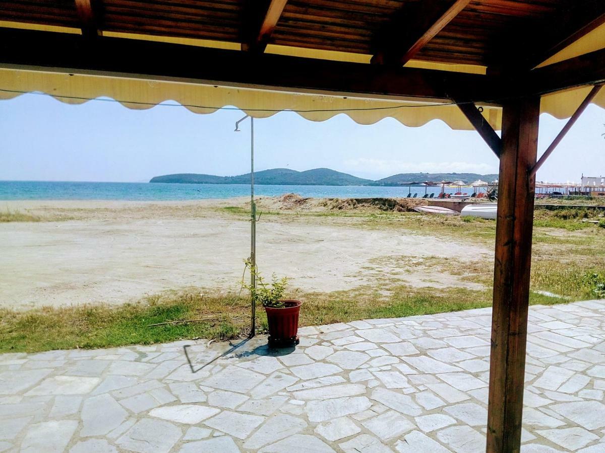 Retro Beach House Néa Péramos 外观 照片